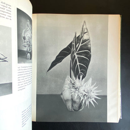 The Art of Arranging Flowers : a Complete Guide to Japanese Ikebana