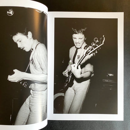 Joy Division: Juvenes