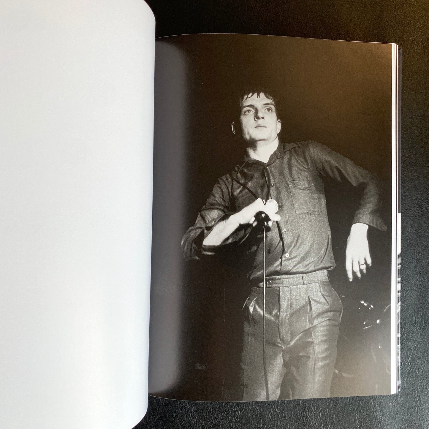 Joy Division: Juvenes