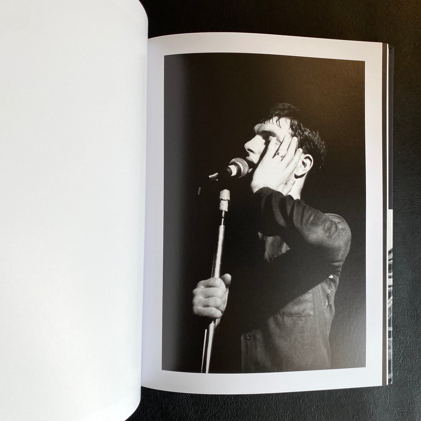 Joy Division: Juvenes