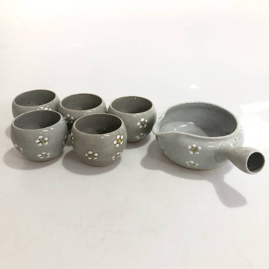 Arita Porcelain "Shirabai" Matcha Set – Handcrafted Tea Utensils